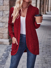 Stilvolle Damen-Strickjacke im lockeren Schnitt mit Taschen