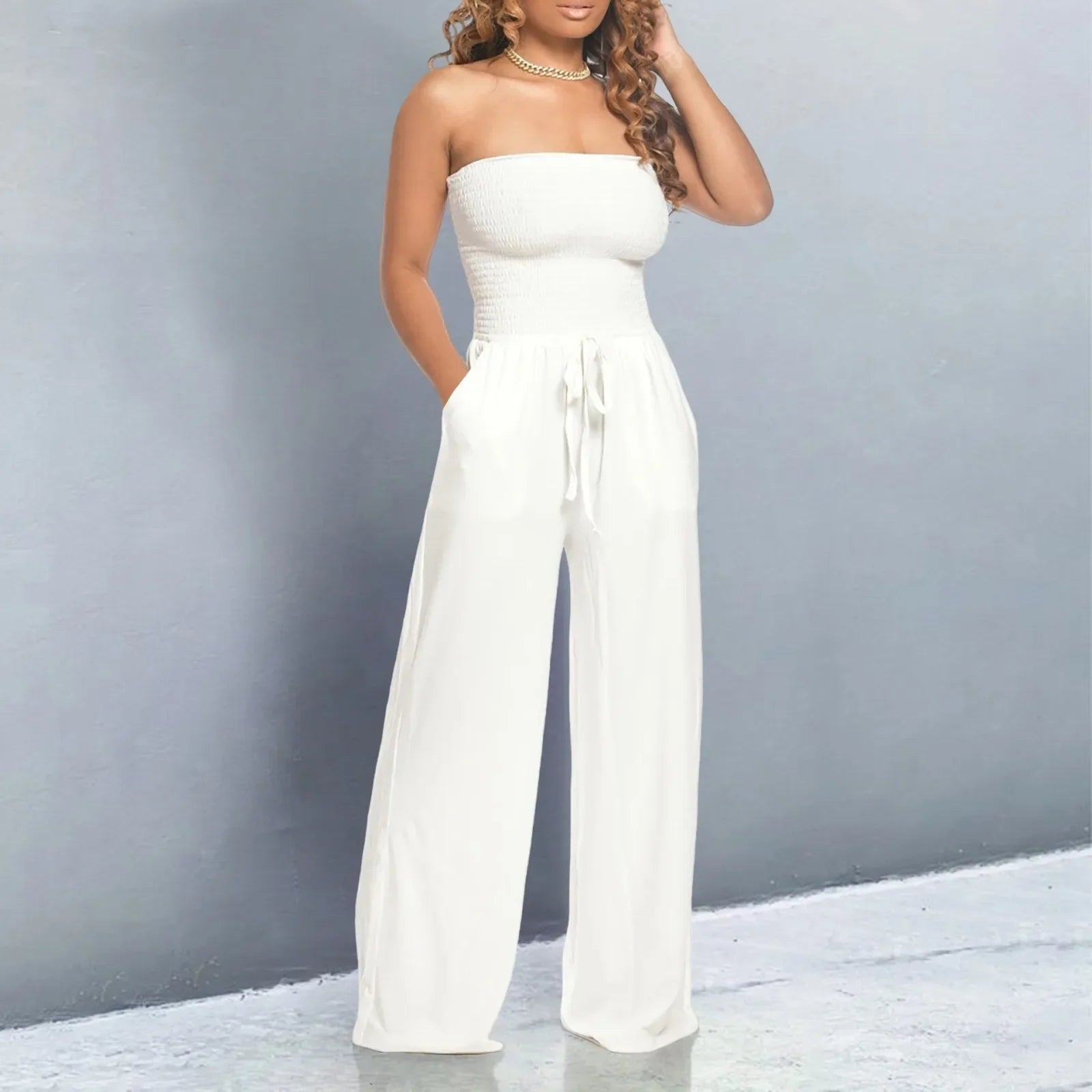 Damen Jumpsuit trägerlos mit weiten Beinen
