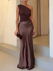 Elegantes Einschulter-Maxikleid – figurbetontes Abendkleid mit Raffung