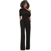 Eleganter Damen-Jumpsuit mit asymmetrischem Ausschnitt und Taillengürtel