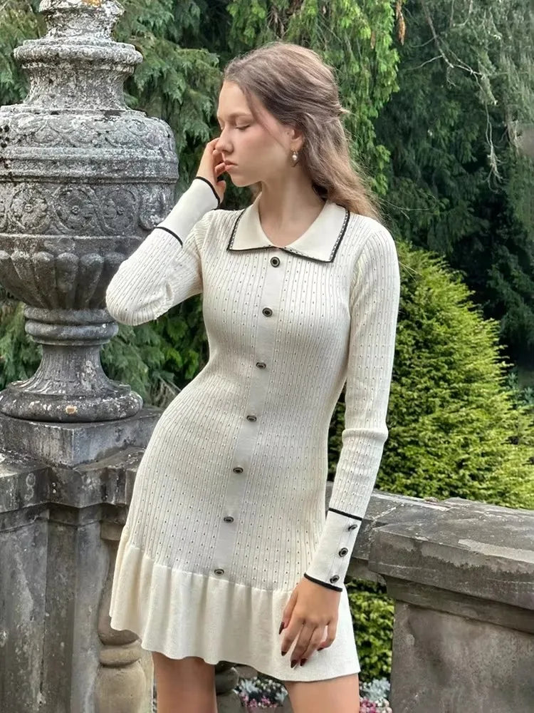 Damenfigurbetontes Midikleid mit Rüschen und langen Ärmeln