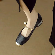 Elegante Damen Ballerinas mit Zierriemen und Perlendetail