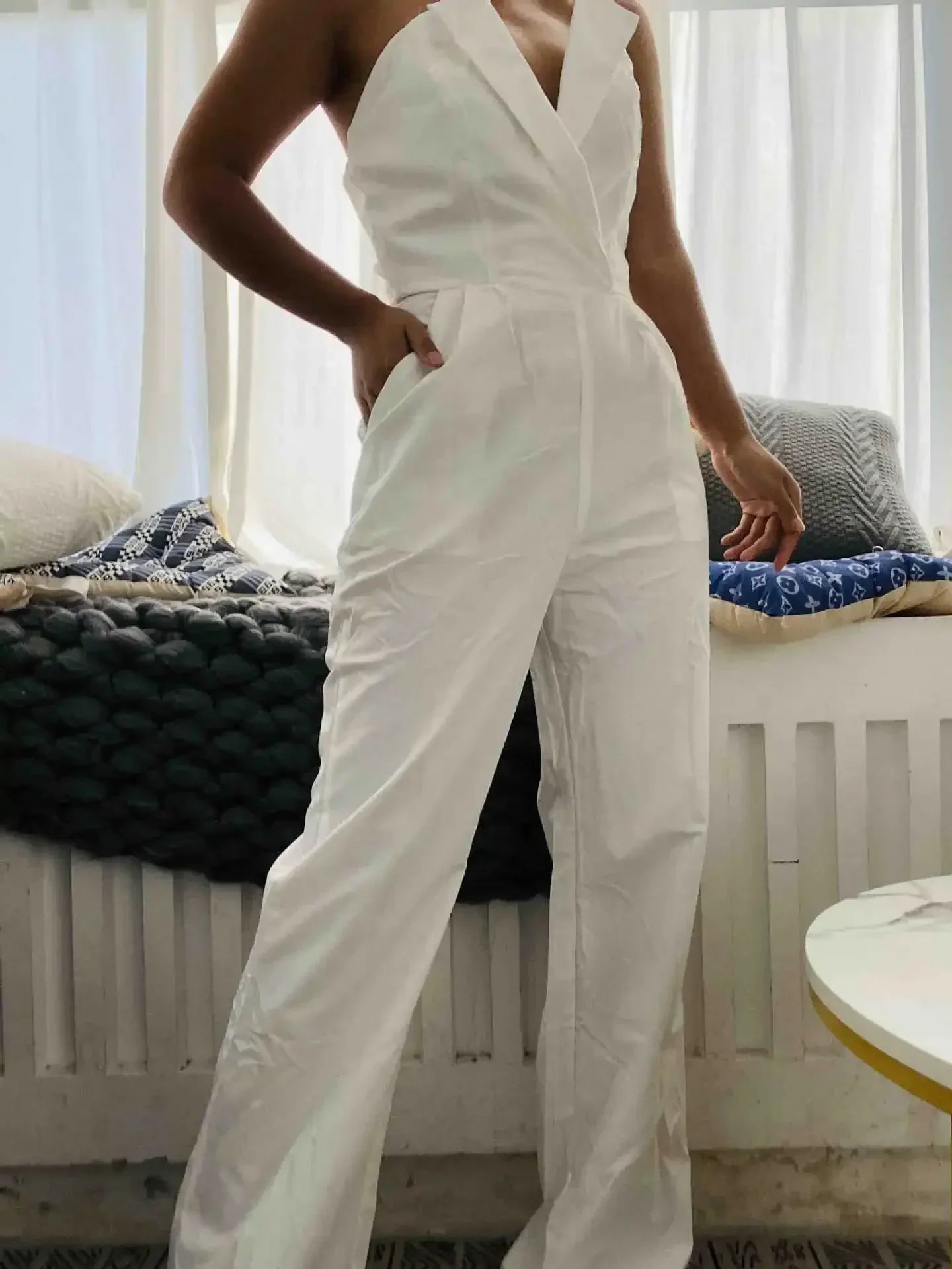 Eleganter Damen-Jumpsuit mit One-Shoulder-Design und weiten Beinen