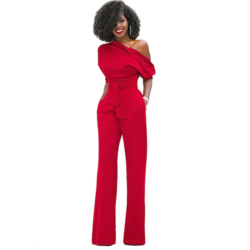 Eleganter Damen-Jumpsuit mit asymmetrischem Ausschnitt und Taillengürtel