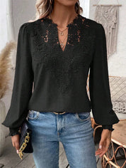Damen Bluse mit Stickerei und V-Ausschnitt – leicht und elegant