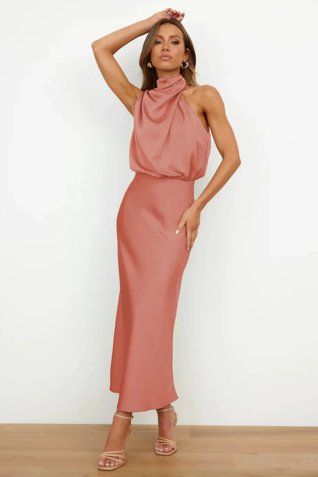 Damen Satin-Midikleid mit Neckholder-Ausschnitt – Elegant, figurbetont, für den Abend