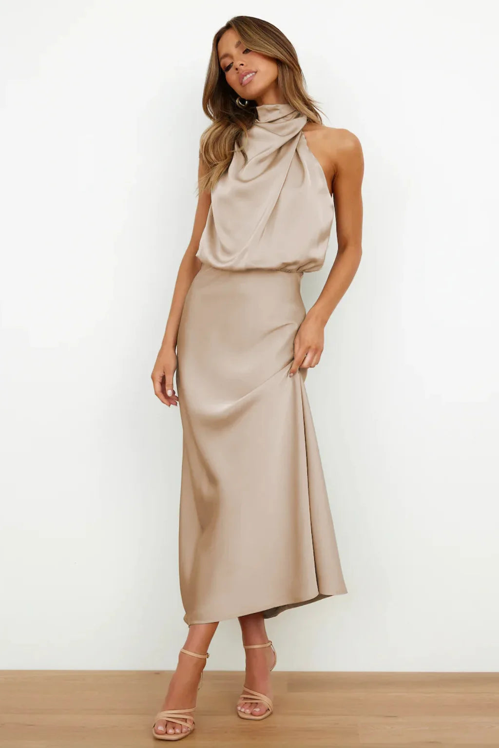 Damen Satin-Midikleid mit Neckholder-Ausschnitt – Elegant, figurbetont, für den Abend