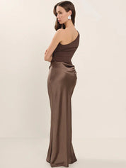 Elegantes Einschulter-Maxikleid – figurbetontes Abendkleid mit Raffung
