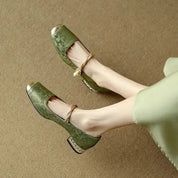Elegante Damen Ballerinas mit Zierriemen und Perlendetail