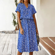 Damen Midi-Kleid mit feinem Muster – luftiges Kleid mit Taillenband und V-Ausschnitt