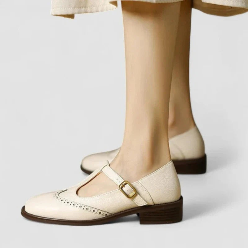 Damen Mary Jane Halbschuhe mit T-Bar-Riemen – elegante Schuhe mit Brogue-Perforationen und niedrigem Absatz
