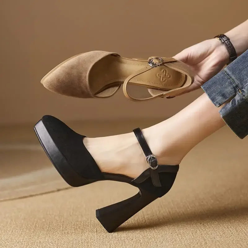 Damen Pumps auf Plateau – Elegante Pumps mit Knöchelriemen