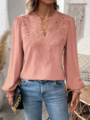 Damen Bluse mit Stickerei und V-Ausschnitt – leicht und elegant