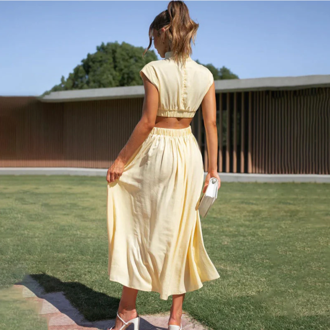 Damen Midi-Kleid mit Bindegürtel und geschlossenem Ausschnitt – elegant und leicht