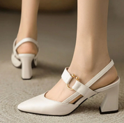 Damen Pumps mit niedrigem Absatz und Riemchen – elegant, komfortabel, stabil