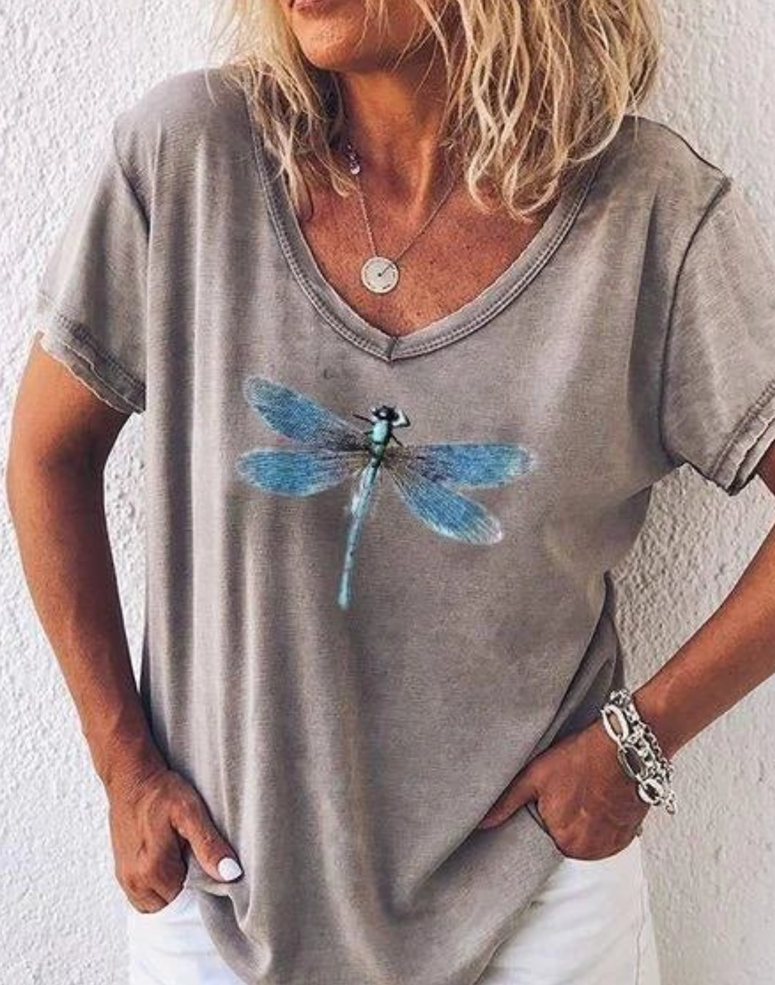Damen T-Shirt mit Libellen-Print – lockeres V-Neck mit kurzen Ärmeln