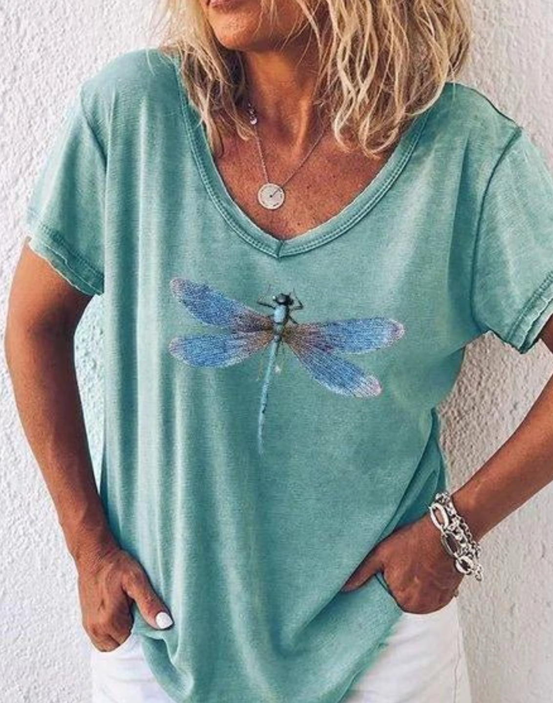 Damen T-Shirt mit Libellen-Print – lockeres V-Neck mit kurzen Ärmeln