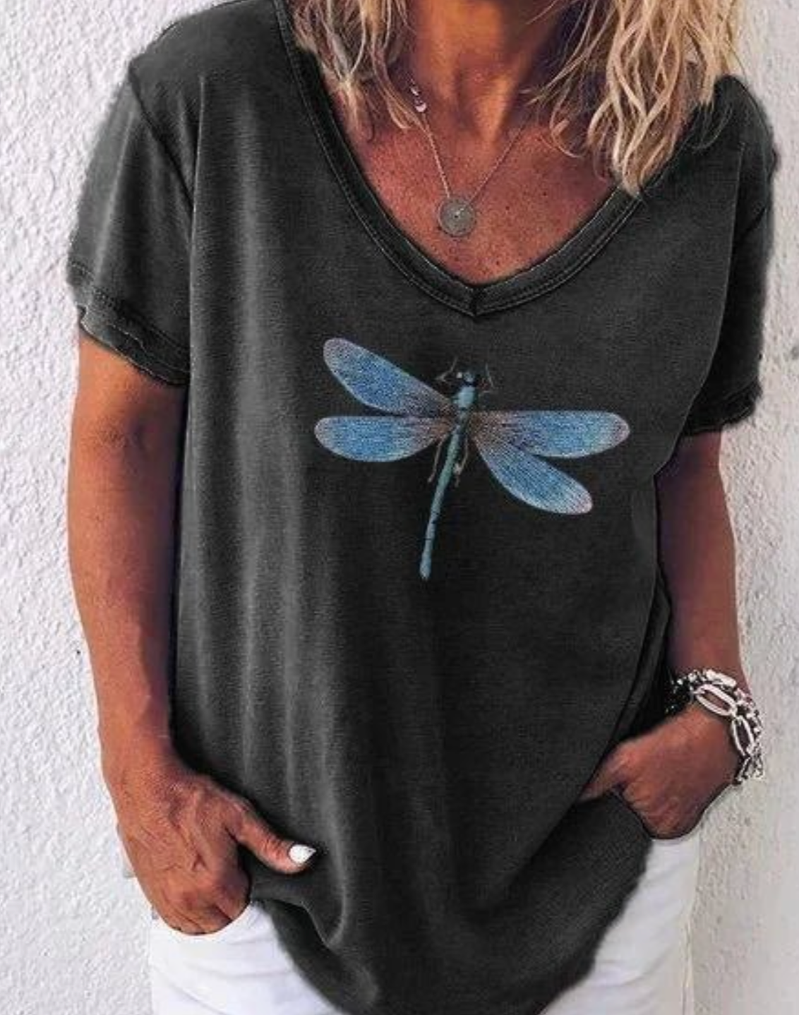 Damen T-Shirt mit Libellen-Print – lockeres V-Neck mit kurzen Ärmeln