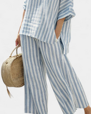 Damen Sommeranzug mit Streifen – lockere Bluse und weite Hose im Set