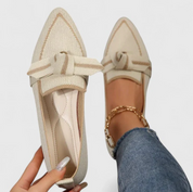 Damen Loafer mit Spitzkappe und Zierknoten – leichte Slipper