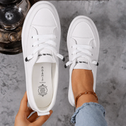Damen Sneaker im minimalistischen Stil