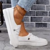 Damen Sneaker im minimalistischen Stil