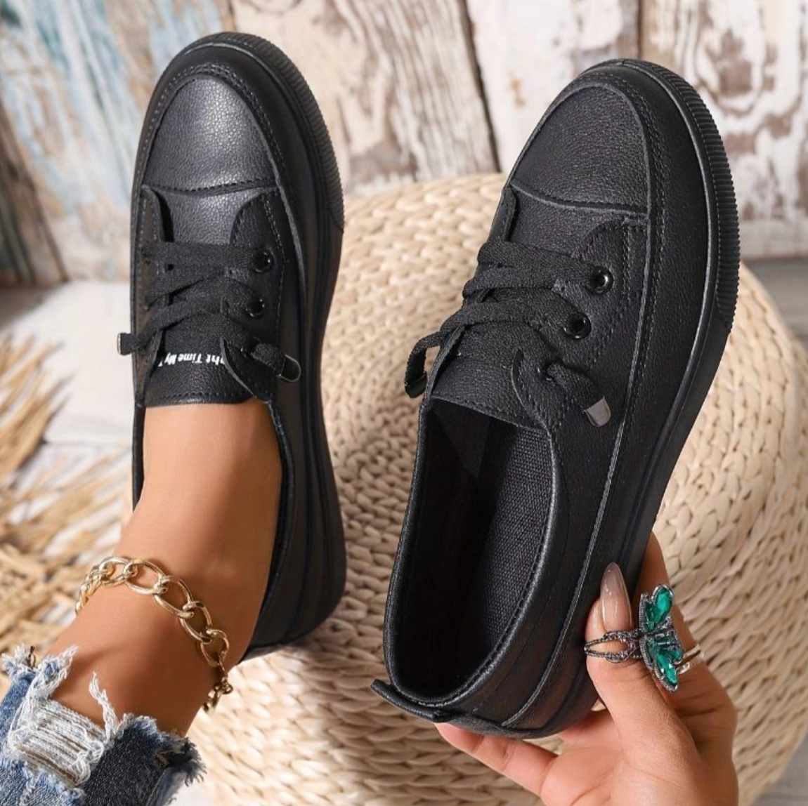 Damen Sneaker im minimalistischen Stil