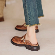 Damen Mary-Jane-Halbschuhe mit T-Bar-Riemen und Brogue-Verzierung