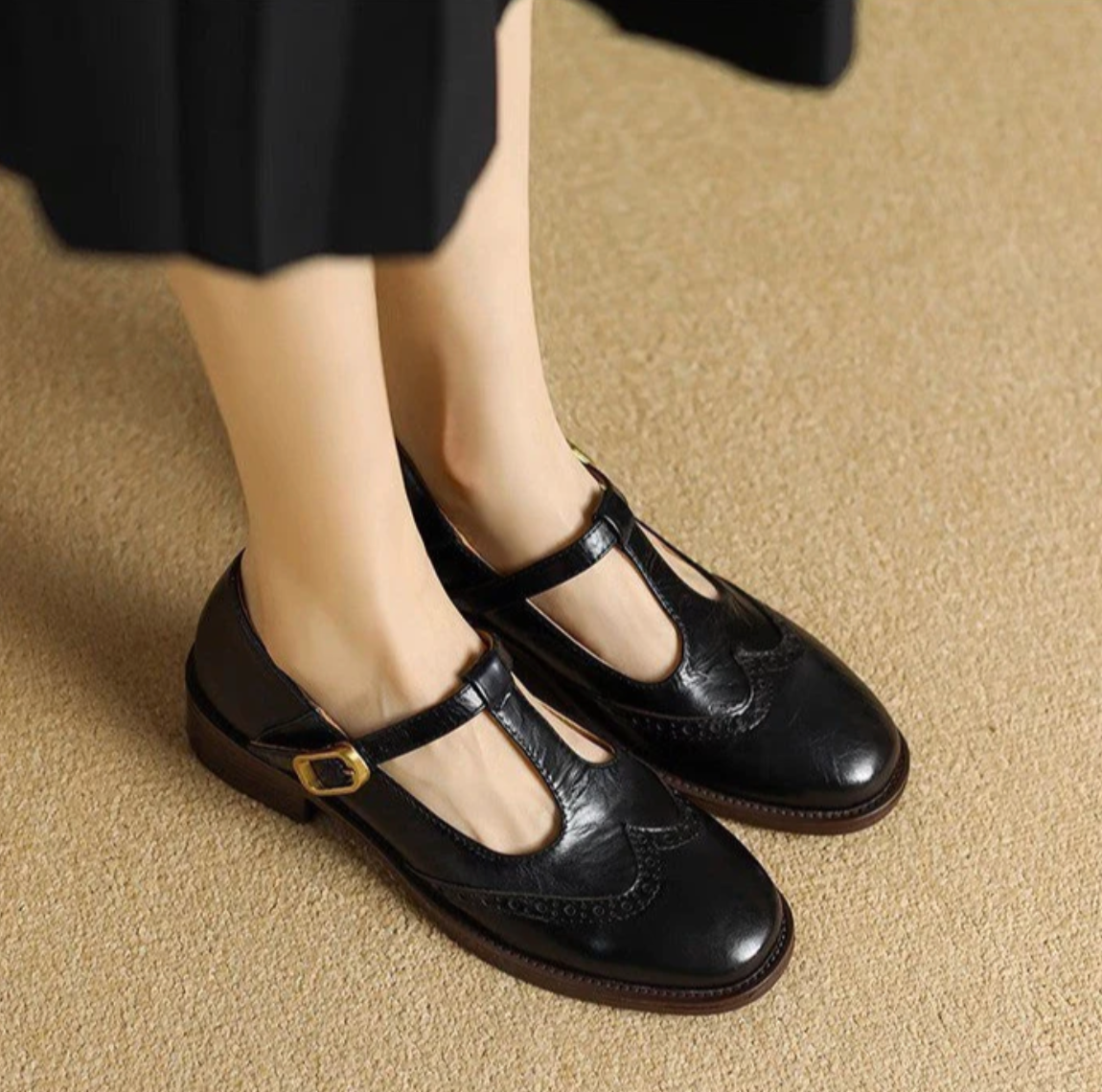 Damen Mary Jane Halbschuhe mit T-Bar-Riemen – elegante Schuhe mit Brogue-Perforationen und niedrigem Absatz