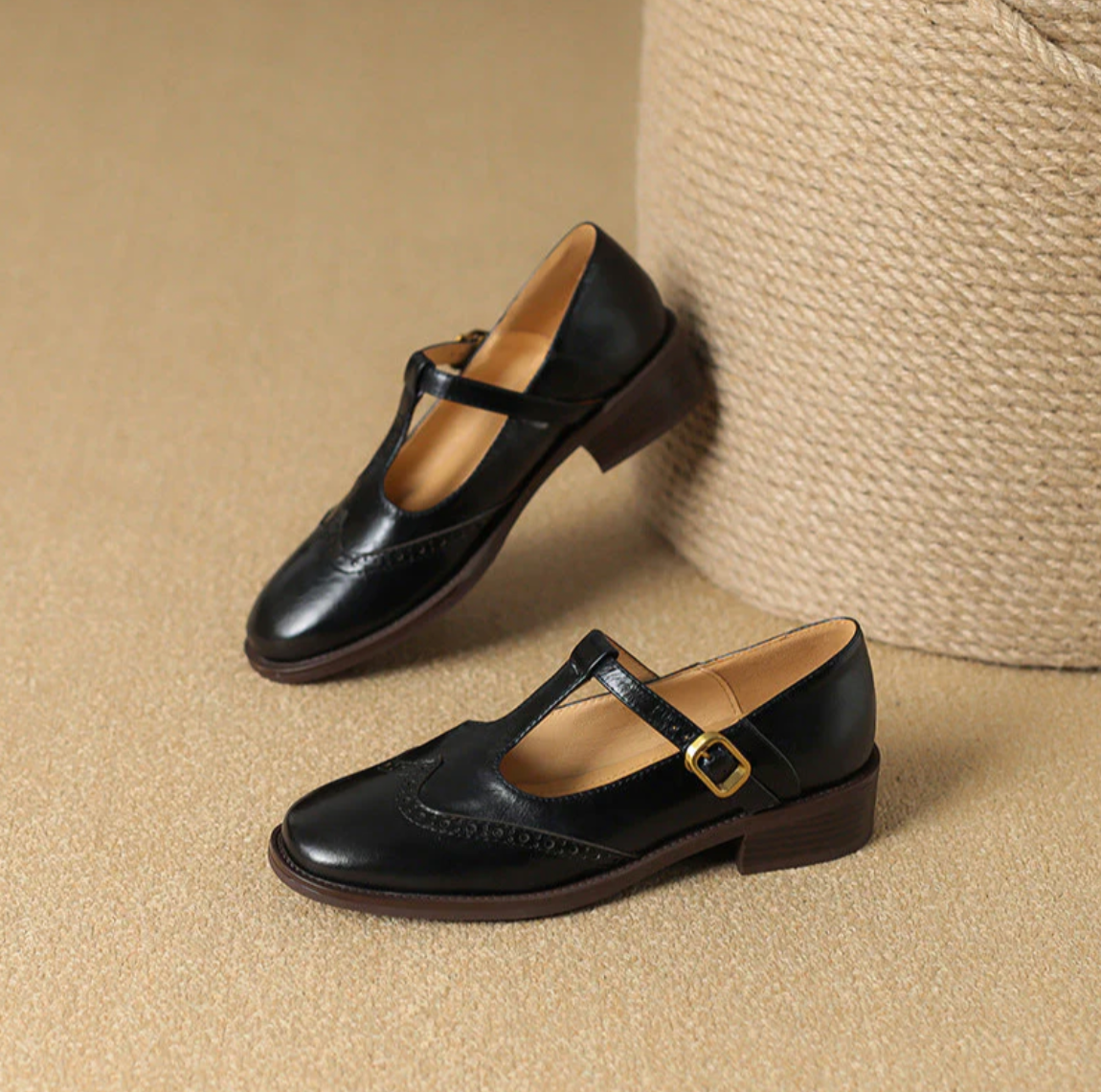 Damen Mary Jane Halbschuhe mit T-Bar-Riemen – elegante Schuhe mit Brogue-Perforationen und niedrigem Absatz