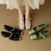 Elegante Damen Ballerinas mit Zierriemen und Perlendetail
