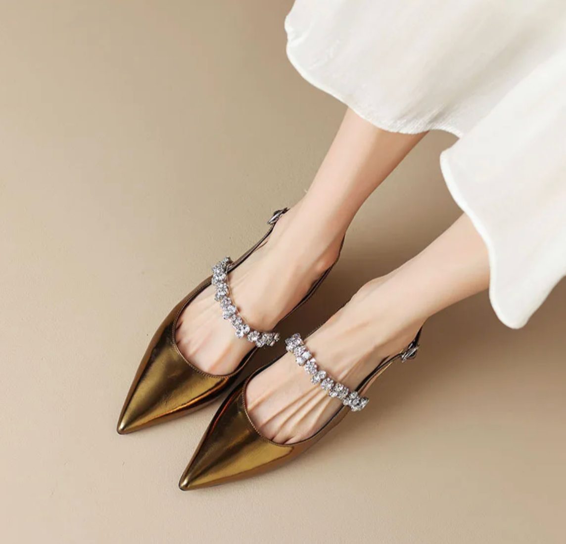 Damen Slingback-Pumps mit Strasssteinen – Elegante Spitzzehn-Schuhe