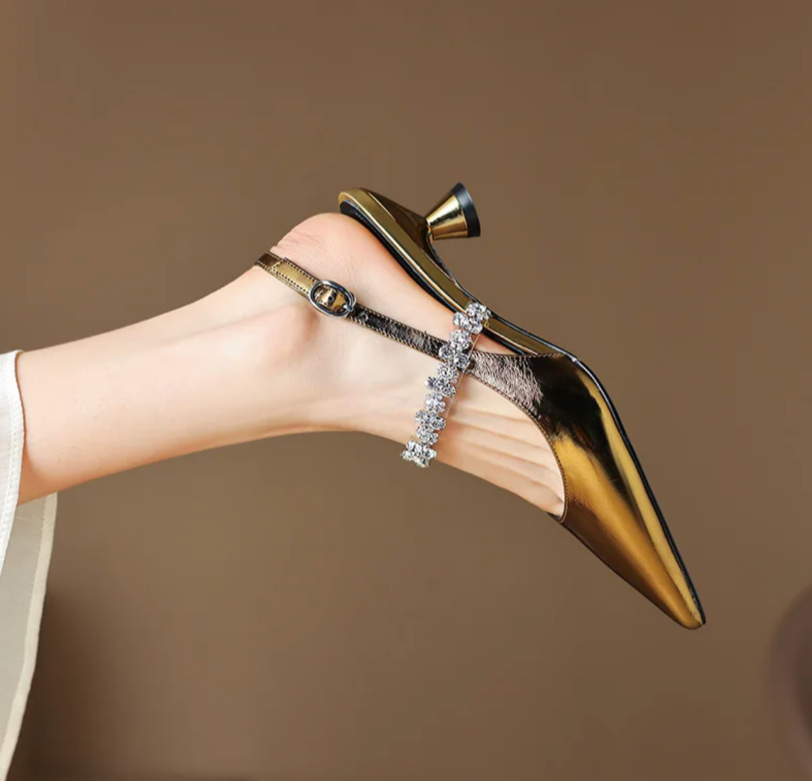 Damen Slingback-Pumps mit Strasssteinen – Elegante Spitzzehn-Schuhe
