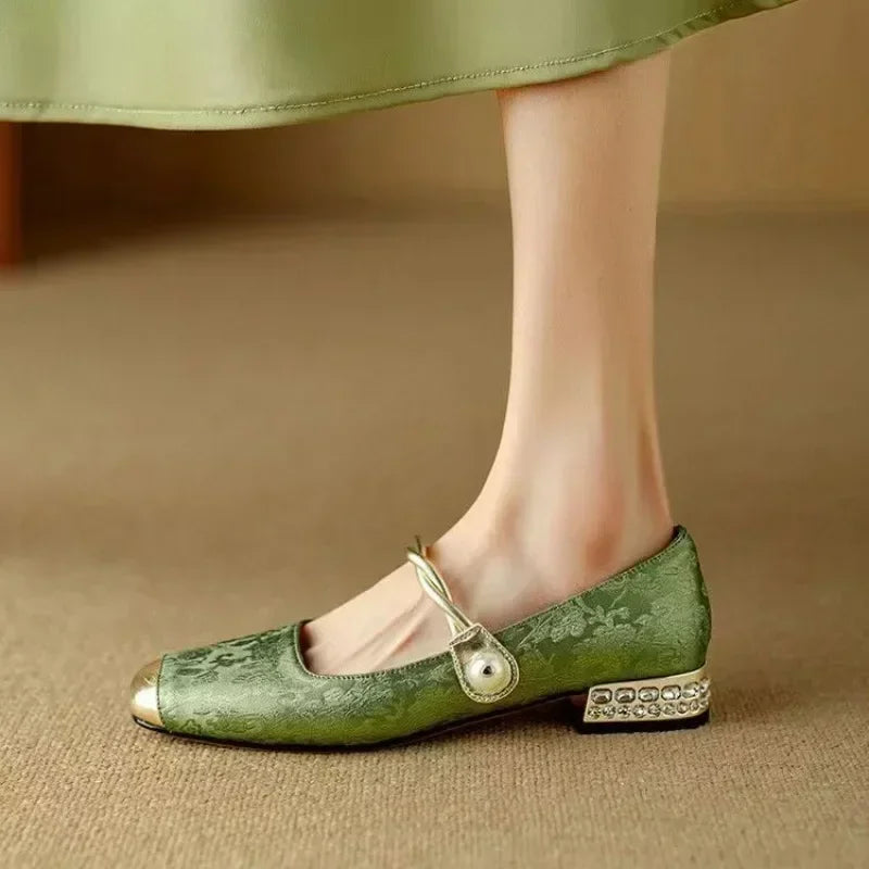 Elegante Damen Ballerinas mit Zierriemen und Perlendetail