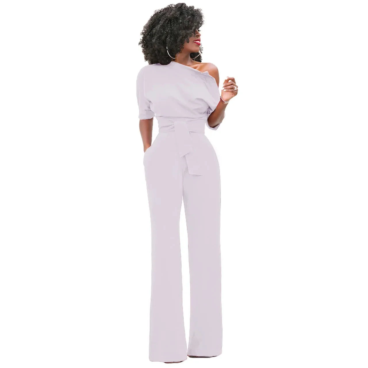 Eleganter Damen-Jumpsuit mit asymmetrischem Ausschnitt und Taillengürtel