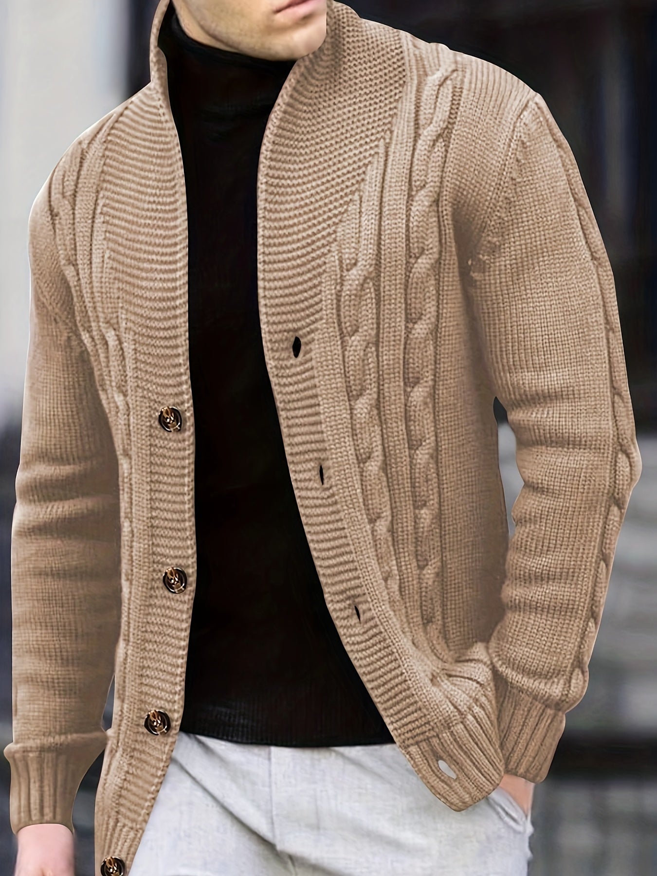 Herren Strickjacke mit grobem Zopfmuster und Knöpfen